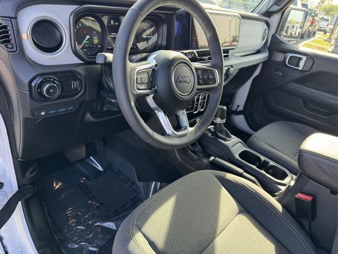 Certified 2025 Jeep Wrangler Unlimited Sahara AWD/4WD image 13