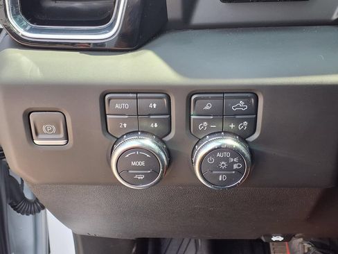 Used 2024 GMC Sierra 2500 Denali w/ Denali Reserve Package AWD/4WD image 16