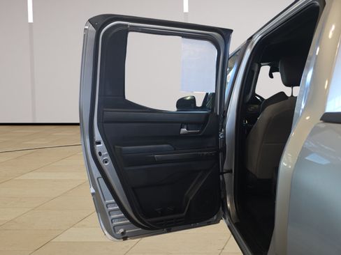Used 2025 Toyota Tacoma TRD Sport AWD/4WD image 24