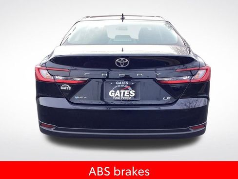 Used 2025 Toyota Camry LE image 9