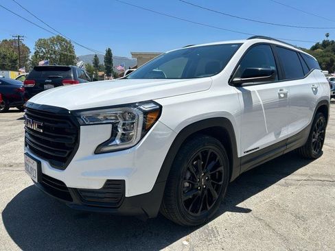 Used 2023 GMC Terrain SLE w/ Elevation Edition FWD image 1
