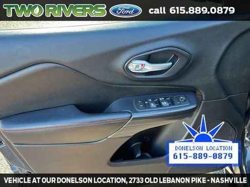 Used 2016 Jeep Cherokee Trailhawk w/ Cold Weather Group image 16