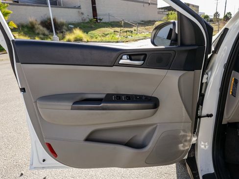 Used 2022 Kia Sportage LX image 14