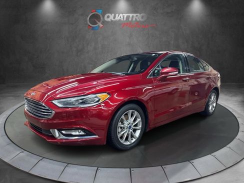 Used 2017 Ford Fusion SE w/ Fusion SE Technology Package FWD image 1