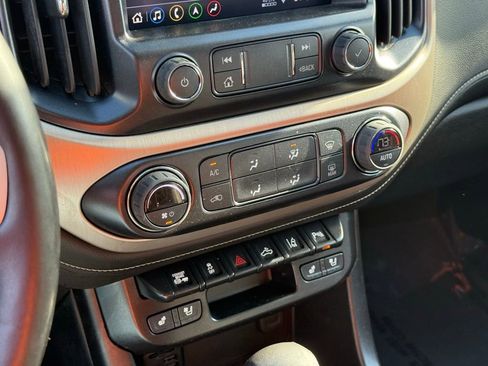 Used 2022 GMC Canyon Denali image 38