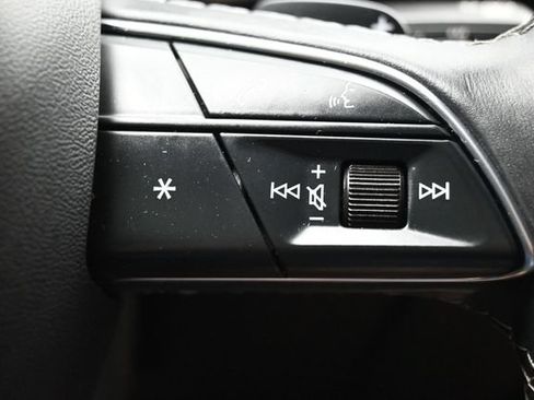 Used 2022 Audi Q8 Premium AWD/4WD image 24