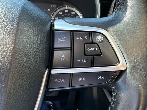 Certified 2024 Toyota Highlander XLE AWD/4WD image 40