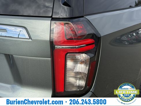 Used 2023 Chevrolet Suburban Premier image 39
