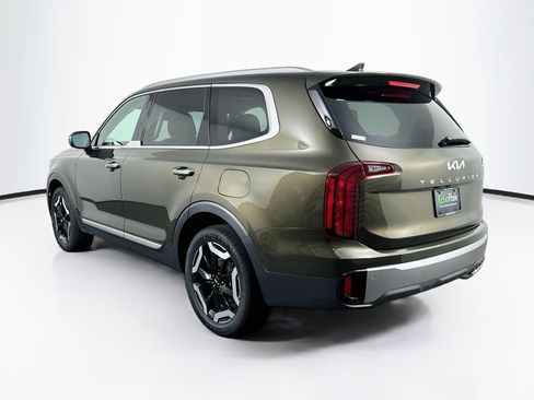 Used 2025 Kia Telluride S FWD image 5