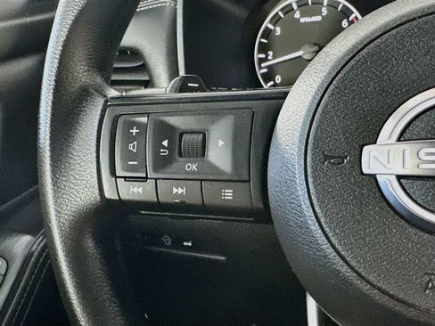 Used 2024 Nissan Rogue SV FWD image 25