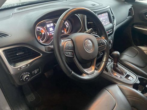 Used 2021 Jeep Cherokee Latitude Plus FWD image 17