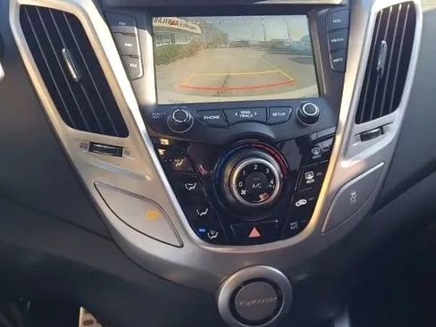 Used 2014 Hyundai Veloster RE:FLEX Edition image 17