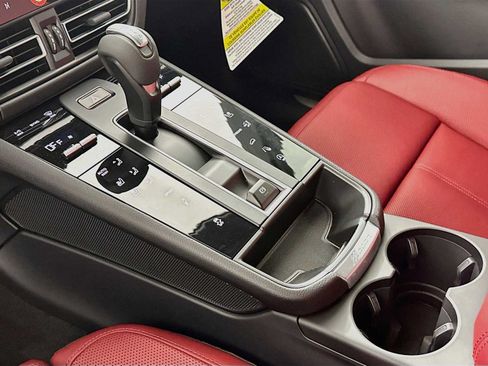 Certified 2025 Porsche Macan S AWD/4WD image 20