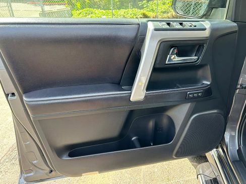 Used 2016 Toyota 4Runner Limited AWD/4WD image 13