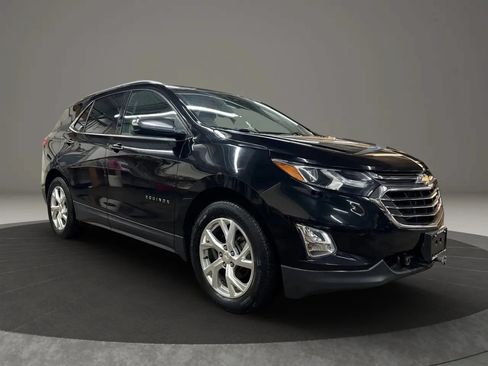 Used 2018 Chevrolet Equinox Premier AWD/4WD image 2