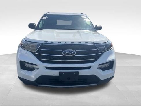 Used 2023 Ford Explorer XLT w/ Equipment Group 202A image 2