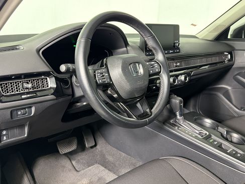 Used 2024 Honda Civic EX image 3