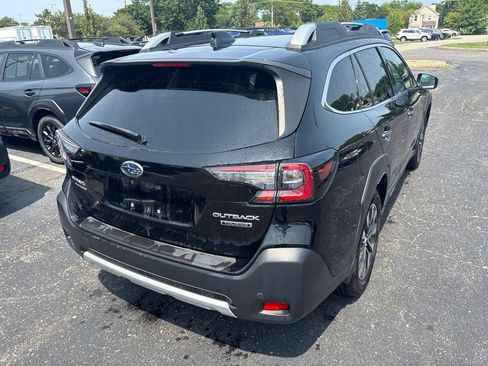 Certified 2023 Subaru Outback Touring AWD/4WD image 3