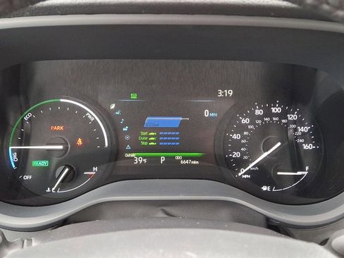 Used 2025 Toyota Sienna XLE image 14