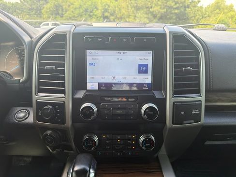 Used 2019 Ford F150 Lariat w/ Equipment Group 502A Luxury AWD/4WD image 36