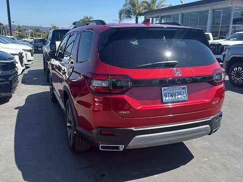 Used 2025 Honda Pilot Elite image 6
