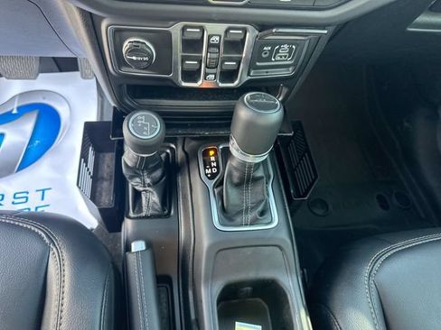 Used 2026 Jeep Gladiator Sport AWD/4WD image 19