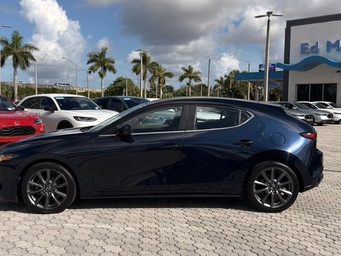 Used 2020 MAZDA MAZDA3 Hatchback FWD image 3