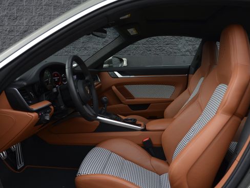 Certified 2023 Porsche 911 Carrera 4S AWD/4WD image 16