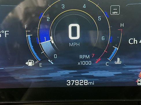 Used 2025 Chevrolet Equinox LT FWD image 19