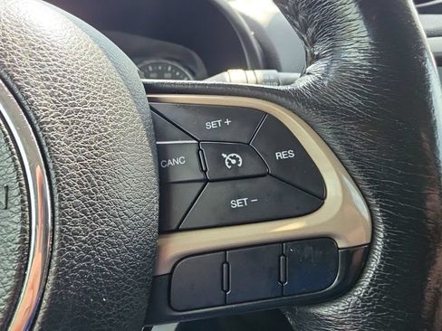 Used 2016 Jeep Renegade Latitude w/ Cold Weather Group AWD/4WD image 20
