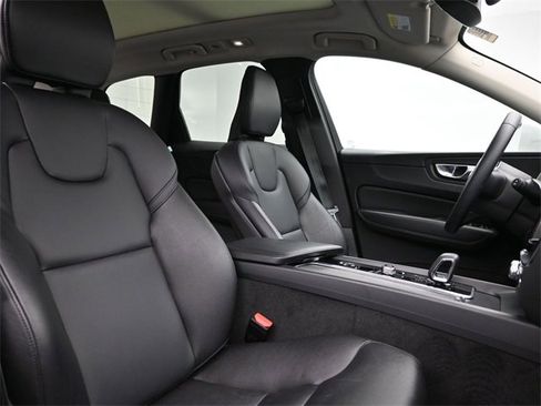 Used 2023 Volvo XC60 B5 Core w/ Climate Package image 30