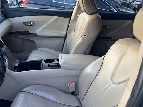 Used 2014 Toyota Venza XLE image 12