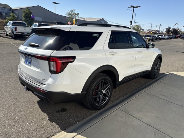 Certified 2025 Ford Explorer ST-Line w/ ST-Line Street Pack AWD/4WD image 5