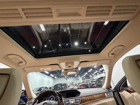 Used 2014 Mercedes-Benz E 350 4MATIC Sedan image 58