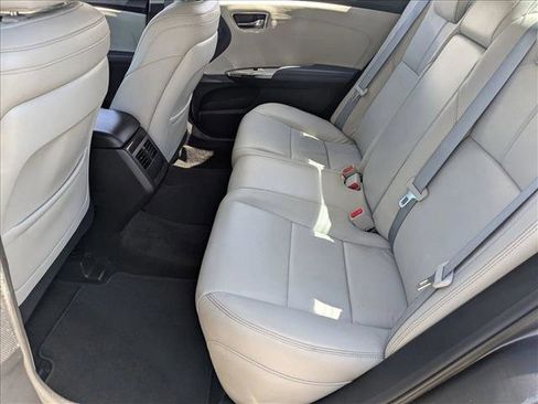 Used 2014 Toyota Avalon XLE image 18