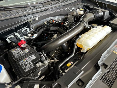 Certified 2025 Ford Expedition Active AWD/4WD image 13