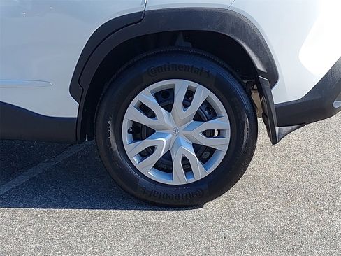 Used 2022 Toyota Corolla Cross L image 33