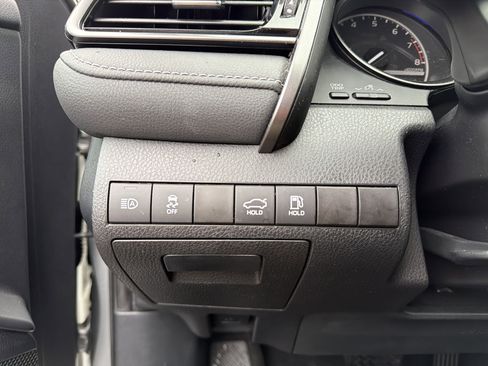 Used 2022 Toyota Camry SE image 16