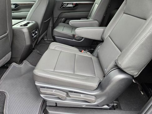 New 2025 Chevrolet Suburban LT w/ Comfort Package AWD/4WD image 7