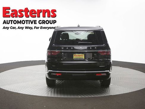 Used 2024 Jeep Wagoneer Series III w/ Premium Group I AWD/4WD image 43