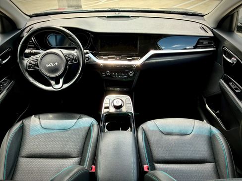 Used 2022 Kia Niro EX Premium FWD image 39