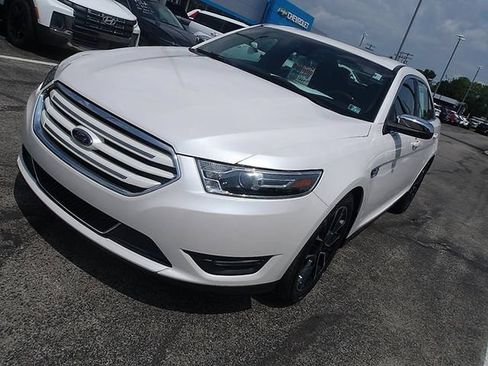 Used 2018 Ford Taurus Limited AWD/4WD image 3