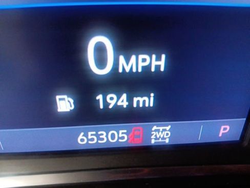 Used 2021 GMC Acadia SLT w/ Elevation Edition image 14