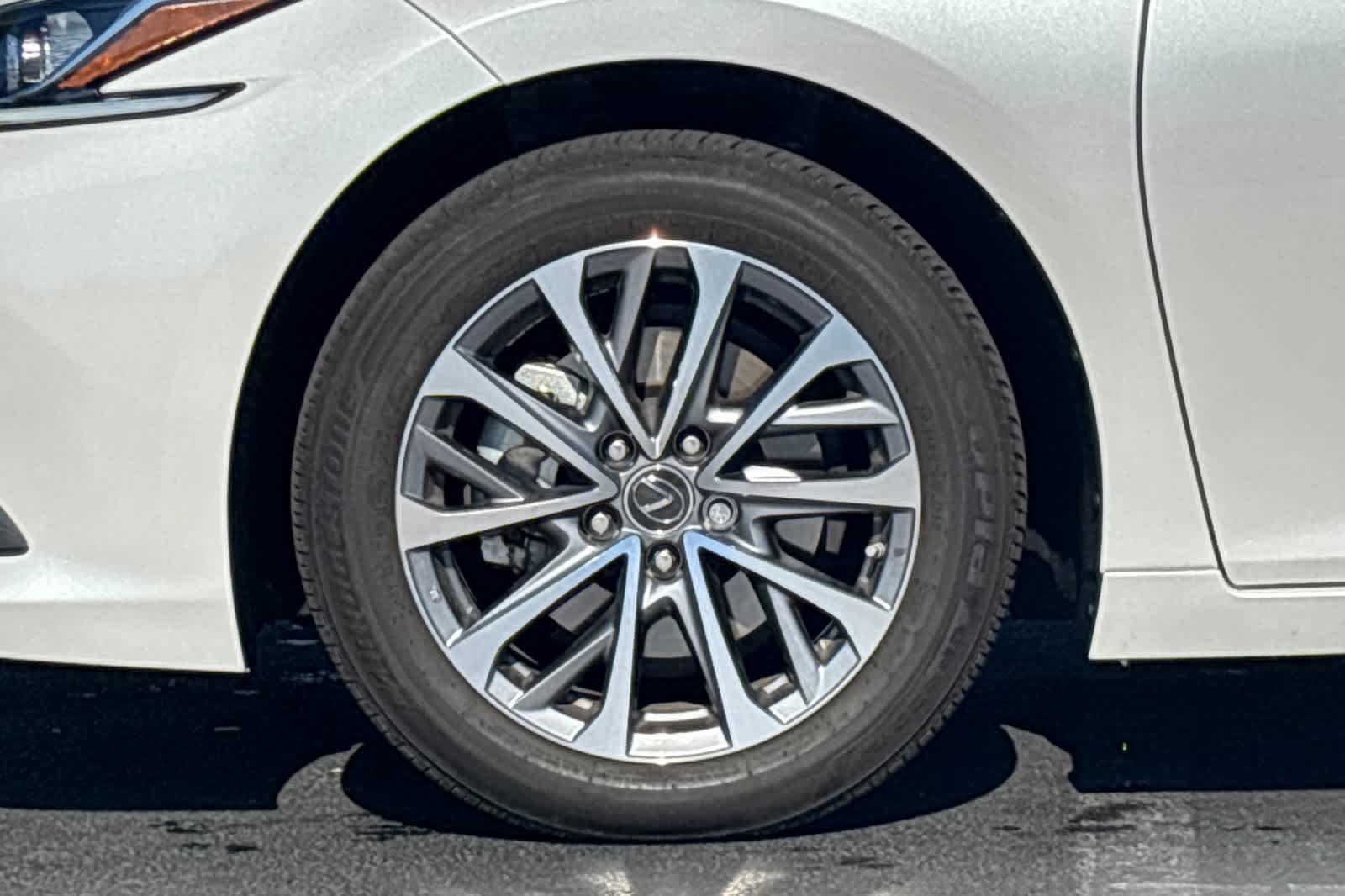 Used 2025 Lexus ES 350 w/ Accessory Package (Z2) FWD image 11