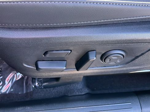 Certified 2025 Kia Sorento SX Prestige image 22