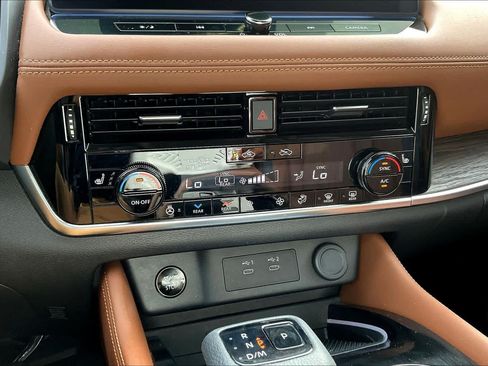 Used 2025 Nissan Rogue Platinum w/ Platinum Premium Package FWD image 65