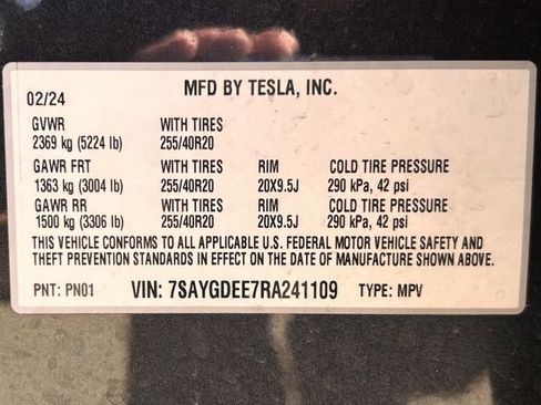 Used 2024 Tesla Model Y Long Range image 35