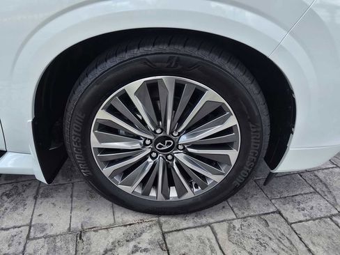 New 2026 INFINITI QX80 Luxe w/ Cargo Package RWD image 8