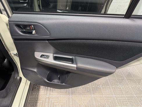 Used 2016 Subaru Crosstrek 2.0i Premium image 16