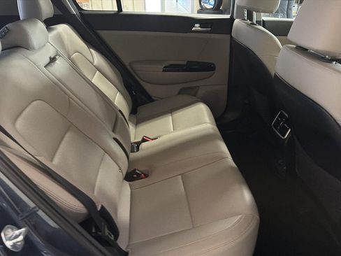 Used 2022 Kia Sportage EX image 16
